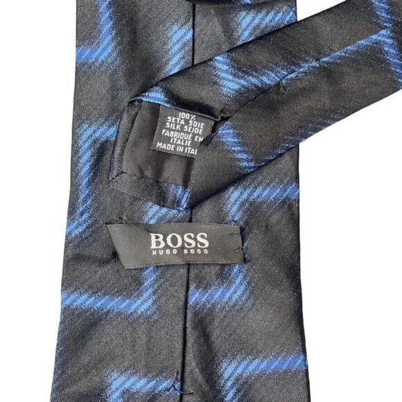 Hugo Boss 100% Silk Black & Blue Zigzag Pattern Mens Tie - Picture 4 of 9